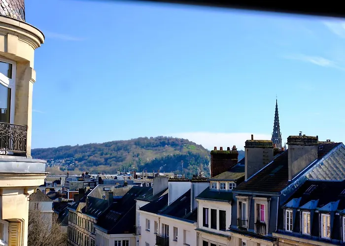 Le Toit Des Carmes *